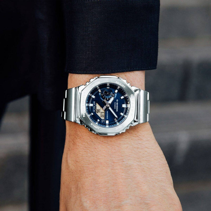 Casio G - Shock Classic - GM - 2110D - 2BER - Jetzt bei clockchasers.com kaufen