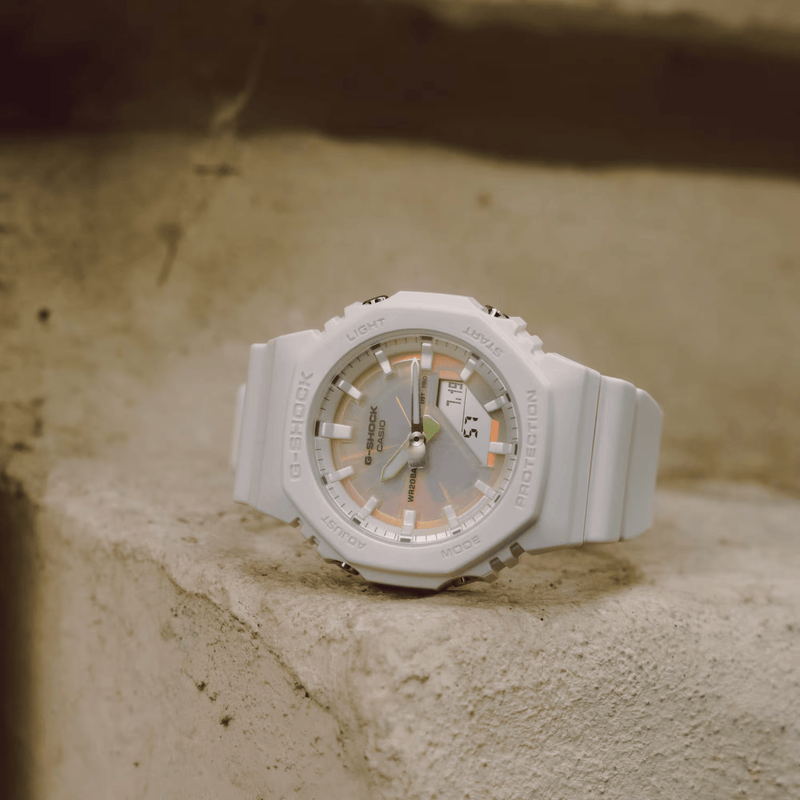 Casio G - Shock Classic - GMA - P2100PC - 7AER - Jetzt bei clockchasers.com kaufen