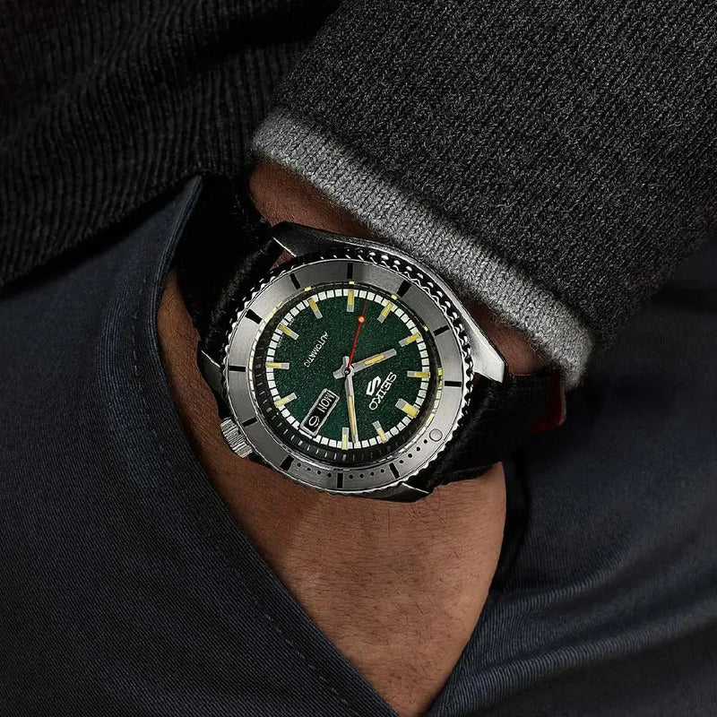 Seiko 5 Sports X Masked Rider Automatik Herrenuhr Limited Edition - SRPJ91K1 - Jetzt bei clockchasers.com kaufen